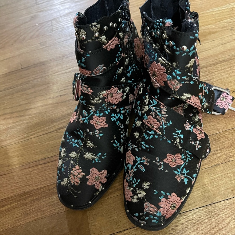 Chelsea boots - Picture 2 of 8